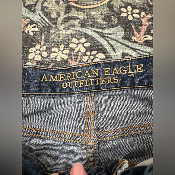 American Eagle Outfitters Women's Blue Jeans Original Straight Size 26/28 - Picture 2 of 5